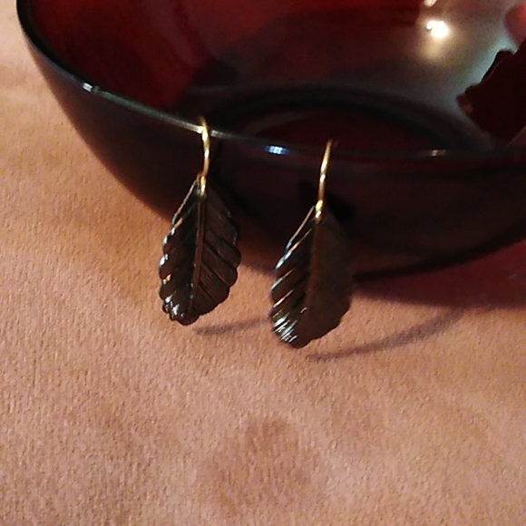 Handmade Delicate Mini Vintage Leaf Earrings Bronze Brass Leaves Botanical New - Picture 6 of 10